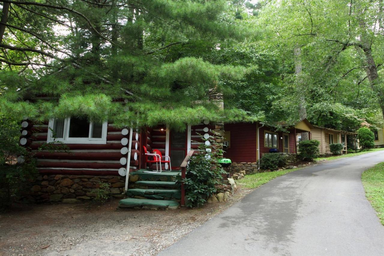 The Pines Cottages Woodfin Bagian luar foto