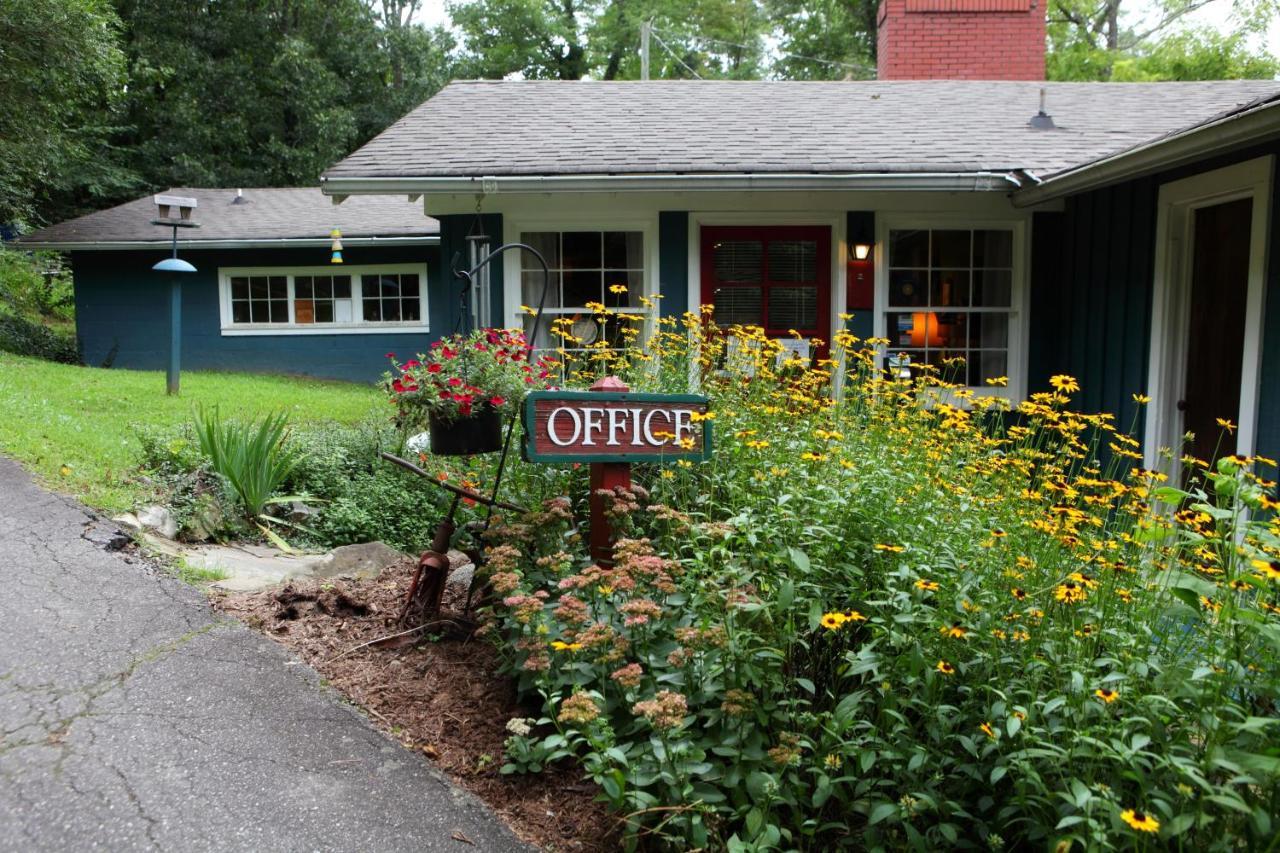 The Pines Cottages Woodfin Bagian luar foto